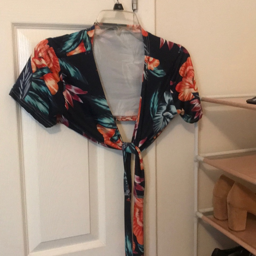 Fashion Nova Crop top